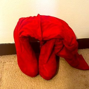 Women’s heel boots. Comes to your calf muscle. Never worn before